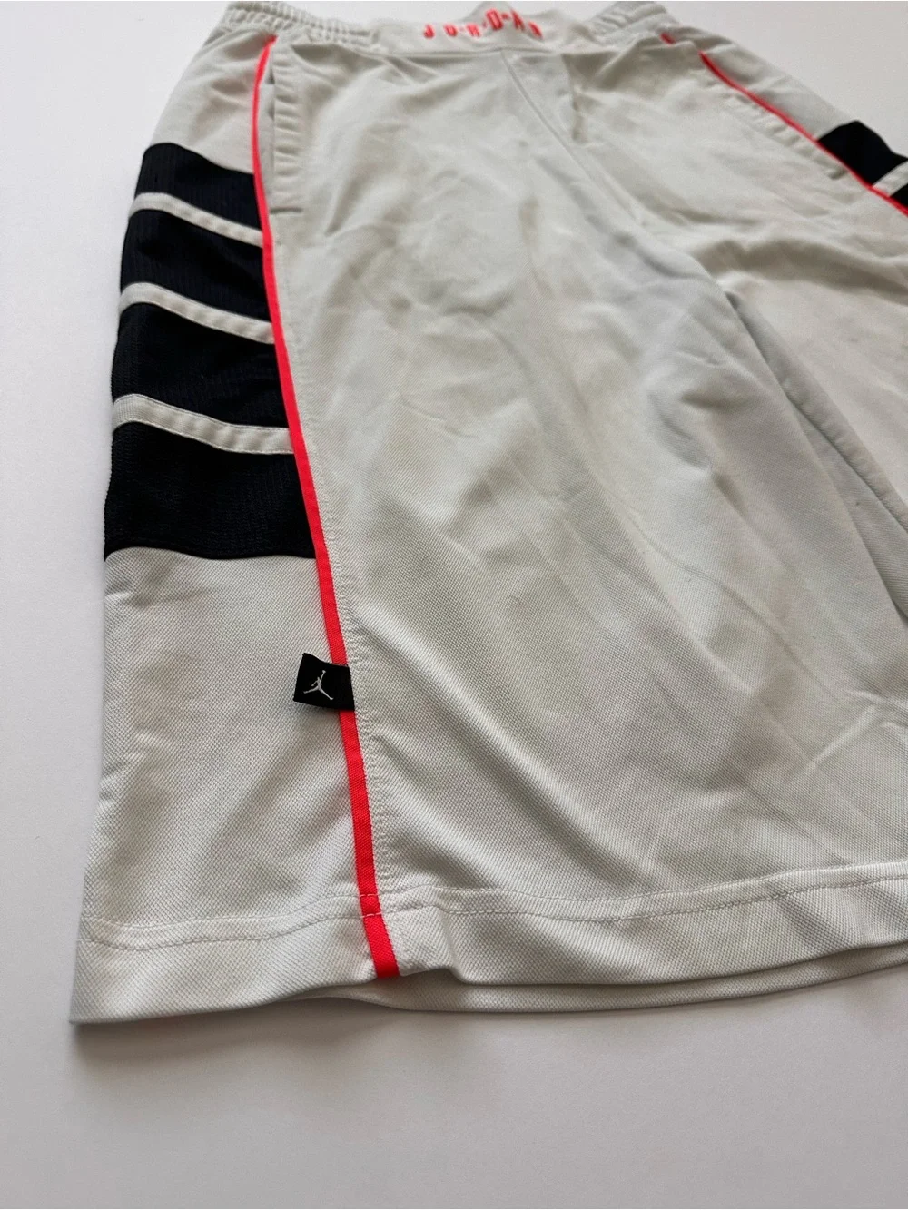 Jordan White Basketball Shorts w Black Side Panels & Salmon Accents (fits a M/L)